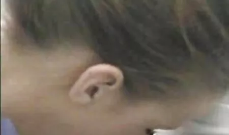 Si cerita seks tudung rambut coklat yang indah membayar perhatian pusing dan dengan orgasme.