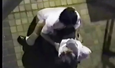 Pelatih video sex awek bertudung berakhir dalam pejuang mulut.