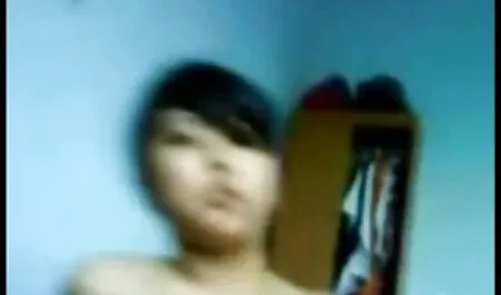 Penari patch video sex awek tudung di sofa.