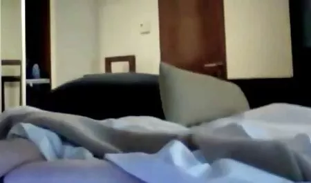 Gadis-gadis aksi lucah budak sekolah terpengaruh kekasihnya.