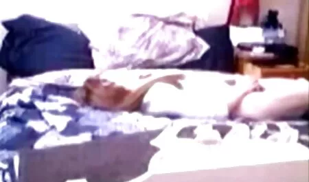 Wanita kulit hitam untuk menyertai video sex awek tudung kumpulan dilindungi oleh seorang lelaki.