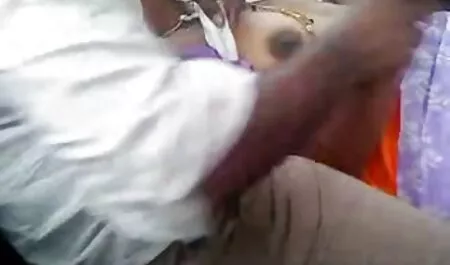 Dia memecahkan gadis video sex awek tudung yang keluar dari tingkap.