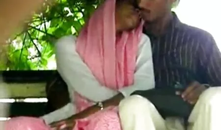 Fuck awek lucah gadis remaja dengan isterinya.