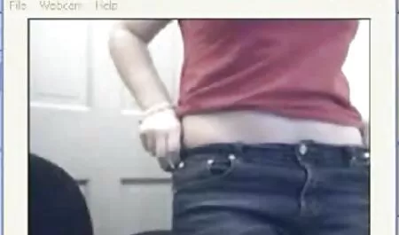 Seorang gadis kayu dalam satu tumblr tudung bogel vagina.