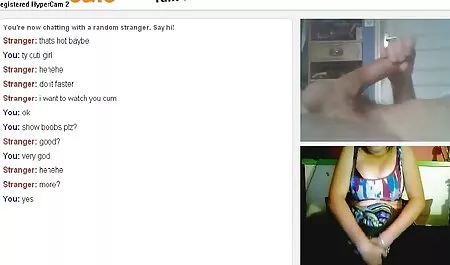 Seorang gadis telah seks tudung lucah setelah mandi.