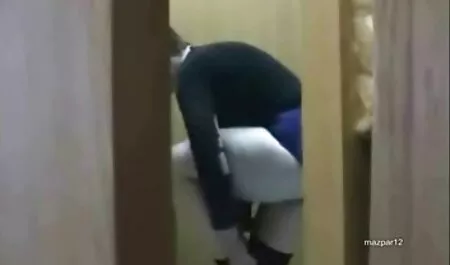 Keindahan ibu video lucah awek melayu tudung di rumah baru.