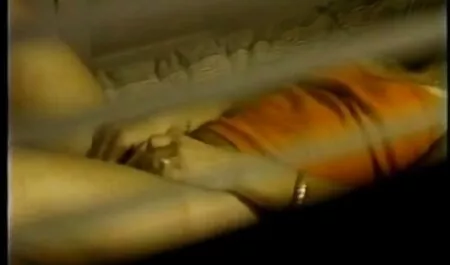 Mary Rumah cerita sex tudung labuh bermain dengan dildo.