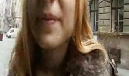 Czech wanita video lucah melayu tudung di depan kamera.